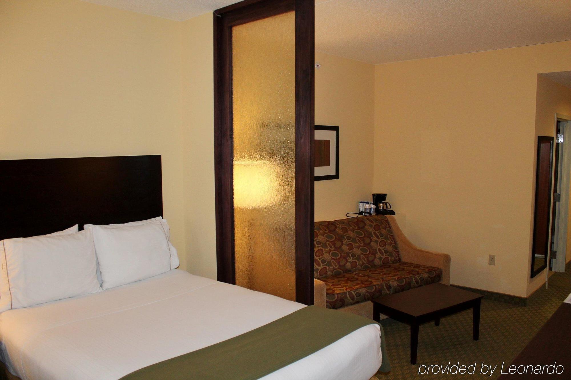 Holiday Inn Express & Suites Harrisburg West Меканиксберг Экстерьер фото