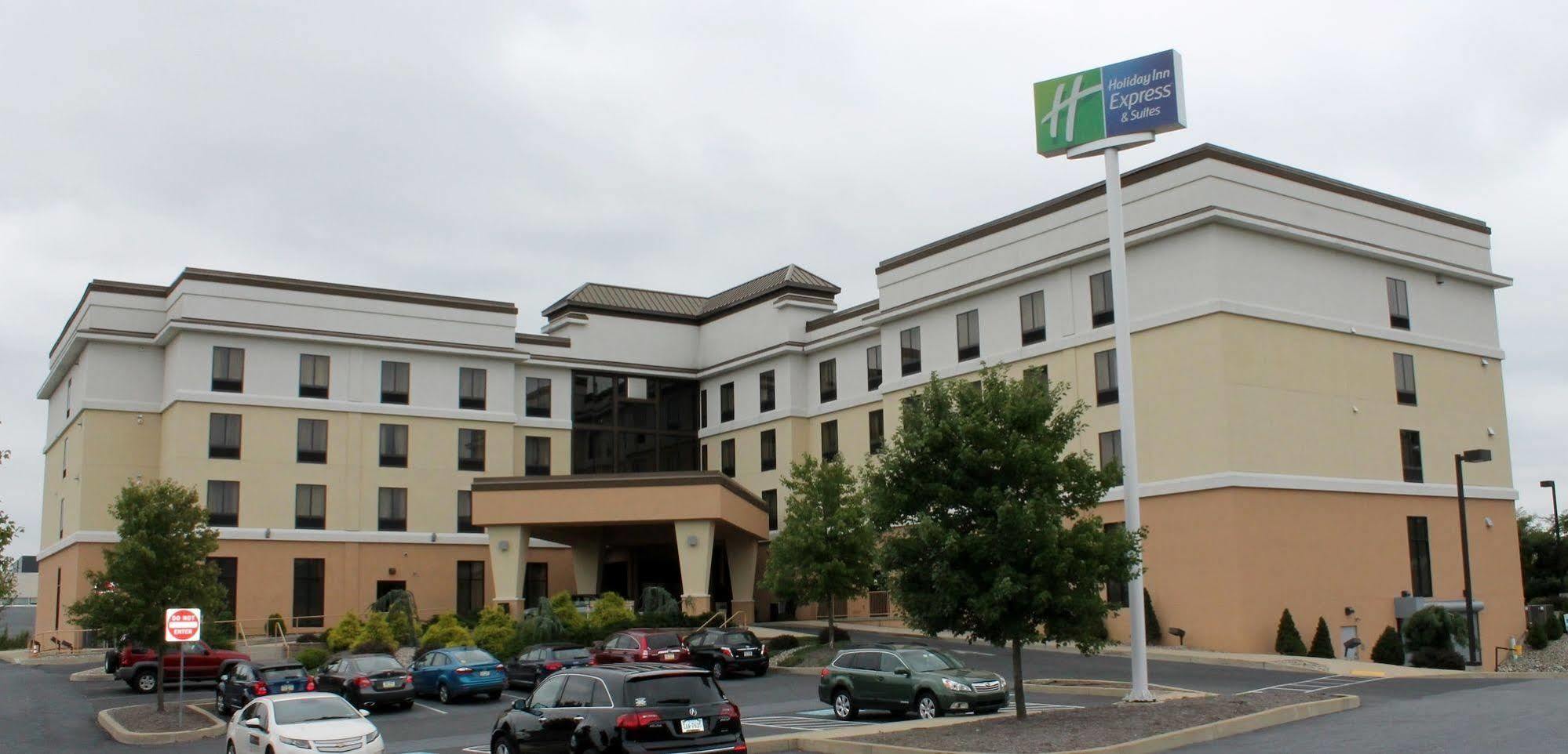 Holiday Inn Express & Suites Harrisburg West Меканиксберг Экстерьер фото